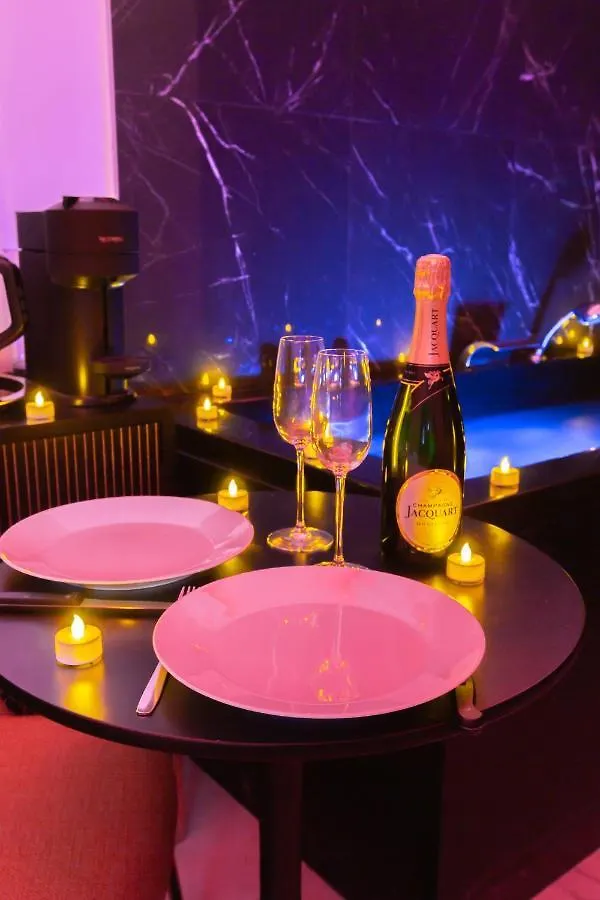 La Golden Room Avignon 0*,